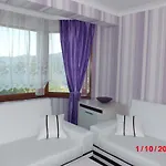 Семеен Хотел Кристал 3* Smolyan
