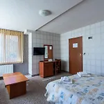 Hotel Семеен Хотел Кристал 3*