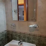 семеен кристал Hotel