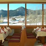 Семеен Хотел Кристал Smolyan
