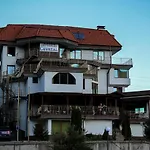 семеен кристал Hotel Smolyan