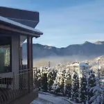 Hotel семеен кристал 3*
