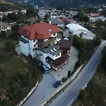 Семеен Хотел Кристал Hotel 3*