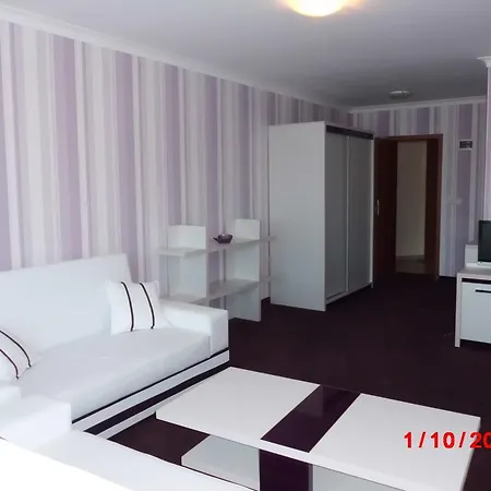 Семеен Хотел Кристал 3* Smolyan
