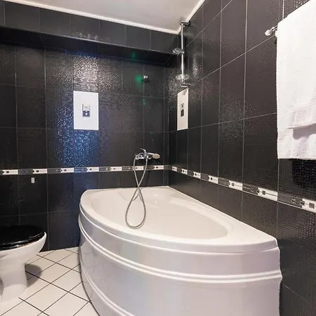 семеен кристал Szálloda 3*