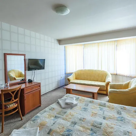 Семеен Хотел Кристал Hotel