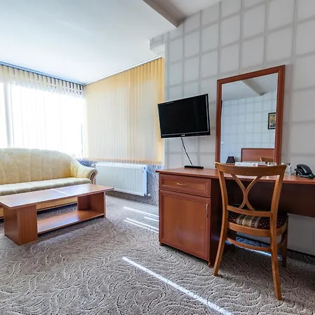 семеен кристал Szálloda 3*