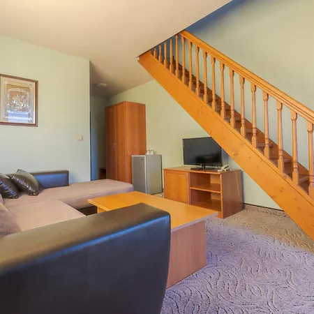 Семеен Хотел Кристал Hotel Smolyan