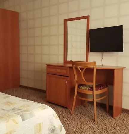 Hotel Семеен Хотел Кристал 3*
