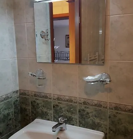 Семеен Хотел Кристал Hotel