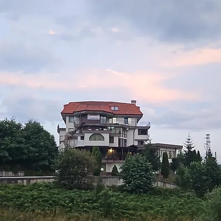семеен кристал Szálloda 3*