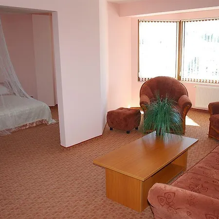 Семеен Хотел Кристал Hotel
