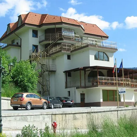 семеен кристал 3* Szmoljan
