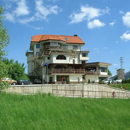Семеен Хотел Кристал 3*