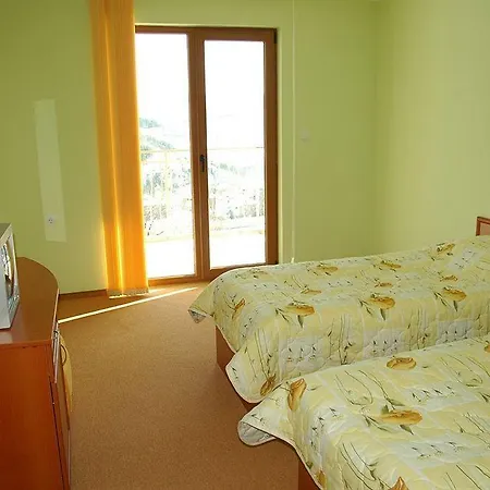 Семеен Хотел Кристал Hotel Smolyan