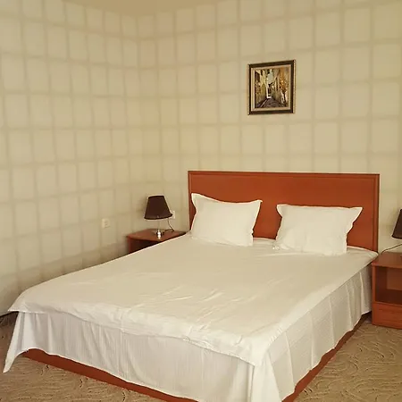 Семеен Хотел Кристал Hotel 3*
