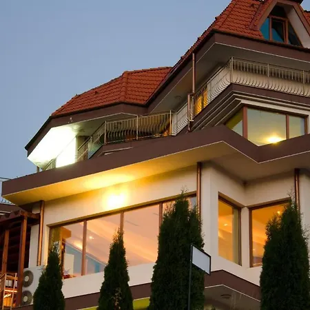 Семеен Хотел Кристал Hotel