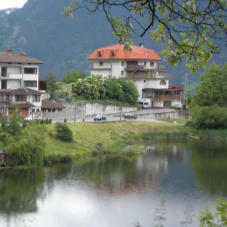 Семеен Хотел Кристал 3* Smolyan
