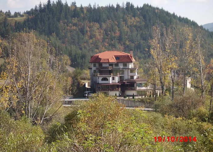 Семеен Хотел Кристал Hotel