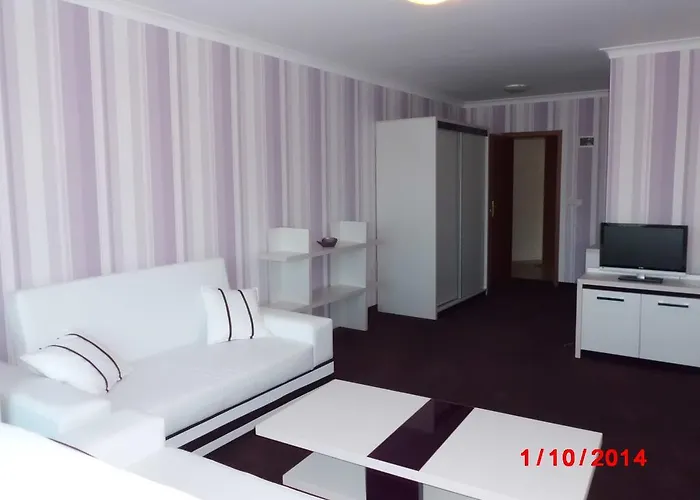 Семеен Хотел Кристал 3* Smolyan