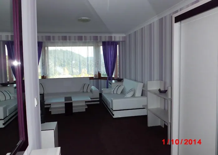 Hotel Семеен Хотел Кристал 3*