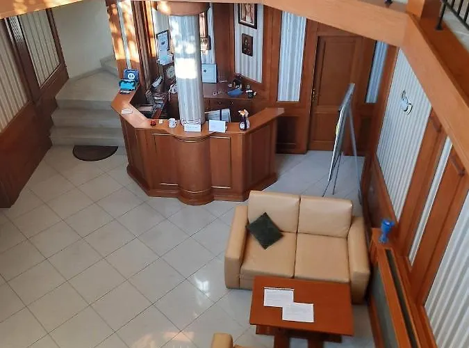 Семеен Хотел Кристал