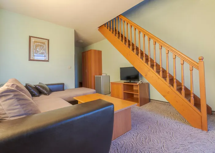 Семеен Хотел Кристал Hotel Smolyan