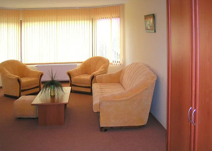 Семеен Хотел Кристал