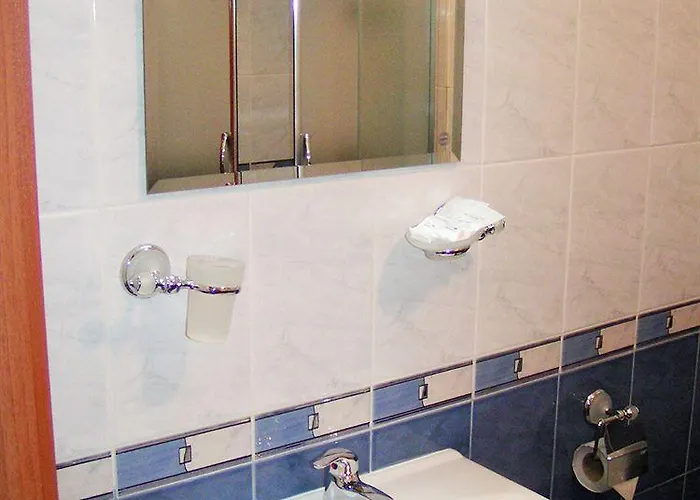 Семеен Хотел Кристал