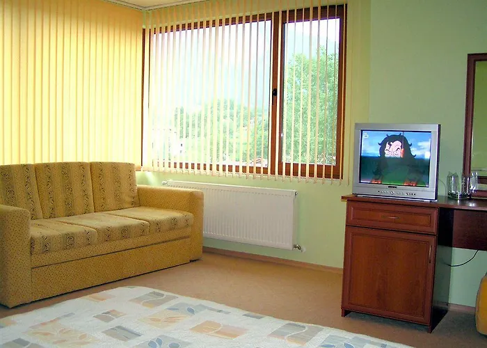 Семеен Хотел Кристал 3*