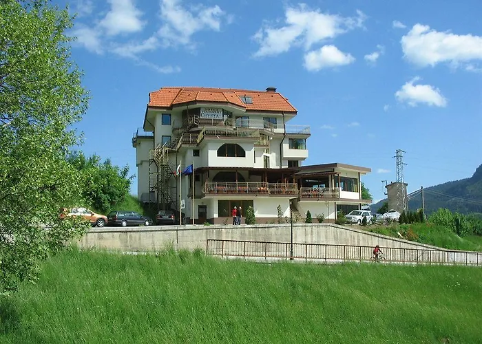 Семеен Хотел Кристал 3*