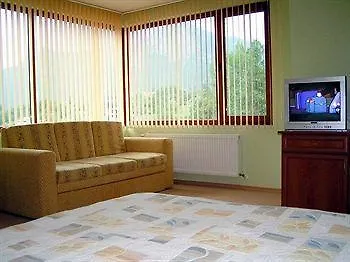 Семеен Хотел Кристал 3*