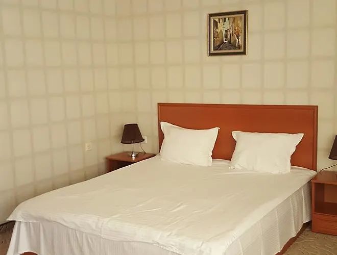 Семеен Хотел Кристал Hotel 3*