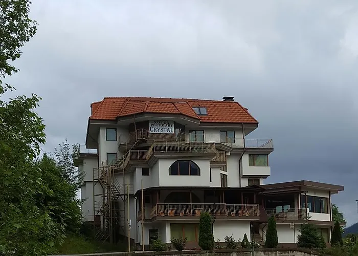 Hotel Семеен Хотел Кристал 3*