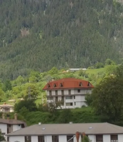 Семеен Хотел Кристал Hotel Smolyan