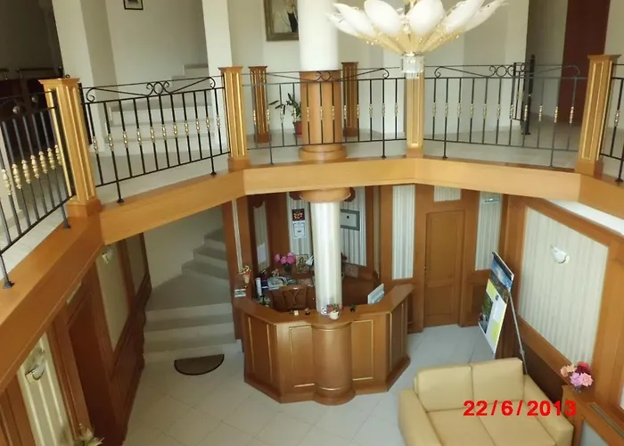 Семеен Хотел Кристал Smolyan