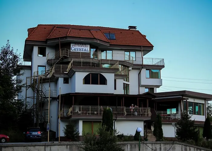 Семеен Хотел Кристал Hotel Smolyan