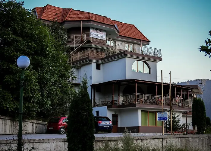 Семеен Хотел Кристал